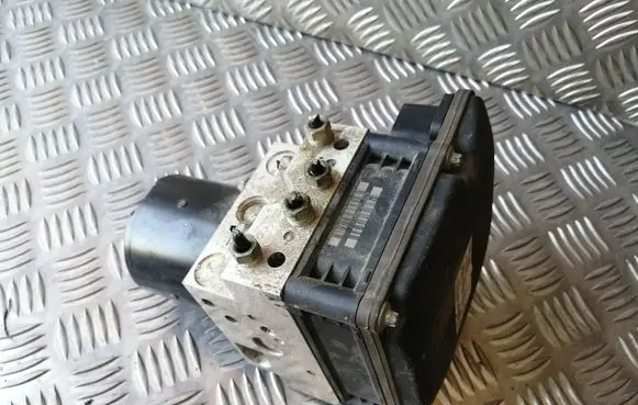 BMW 5 E60 E61 ABS Pump 6781968 34516781968 0265960327