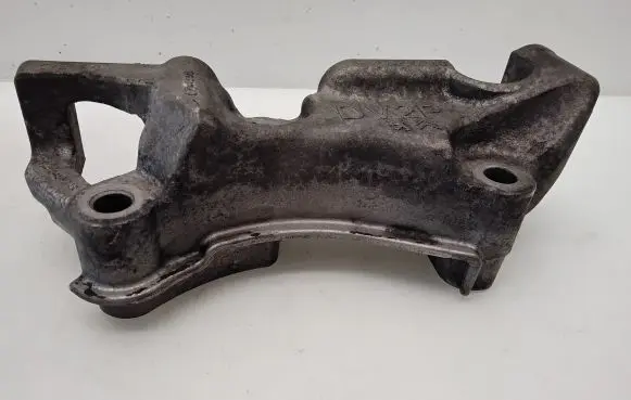 Peugeot 308 Engine mounting bracket 9673585780