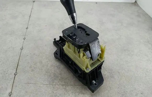 Mercedes-Benz A W169 Gear shifter/selector A1693700509