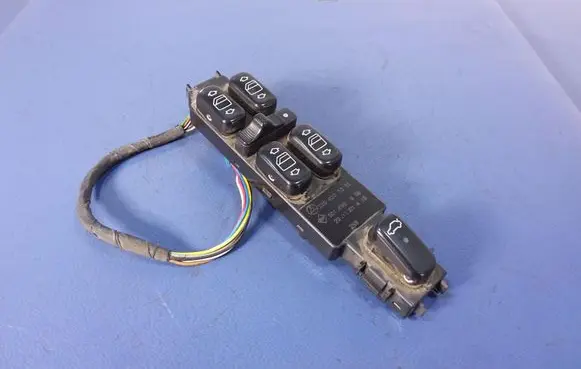 Mercedes-Benz S W220 Electric window control switch 2208201010
