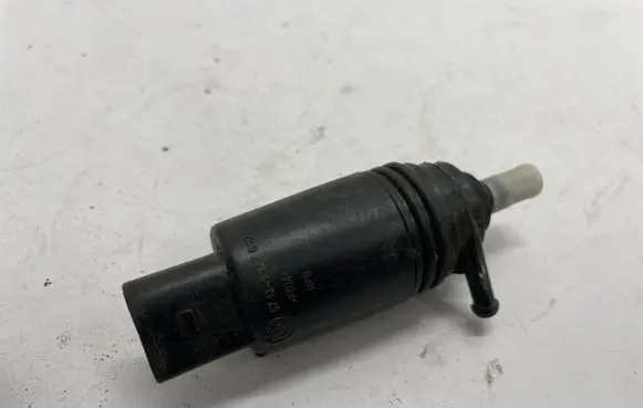 BMW 3 F30 F35 F31 Windscreen/windshield washer pump 8377612