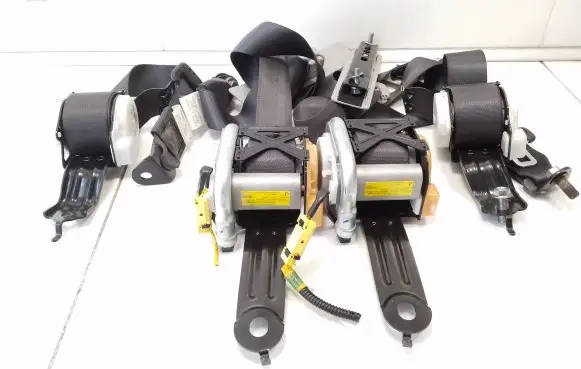 Honda Insight Set of seat belts 