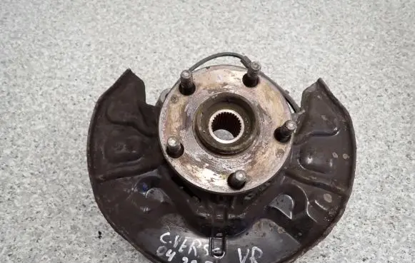 Toyota Corolla Verso AR10 Front wheel hub spindle knuckle