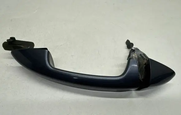 Volkswagen PASSAT B7 Front door exterior handle 3C0837209