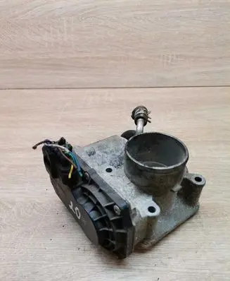 Toyota Corolla E120 E130 Throttle valve 220300D020