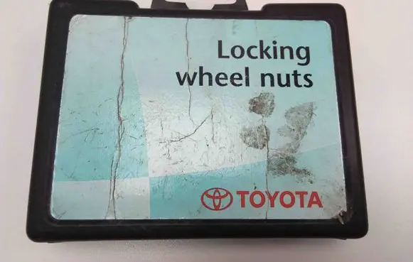 Toyota Corolla E120 E130 Nuts/bolts GBNGAEV024B