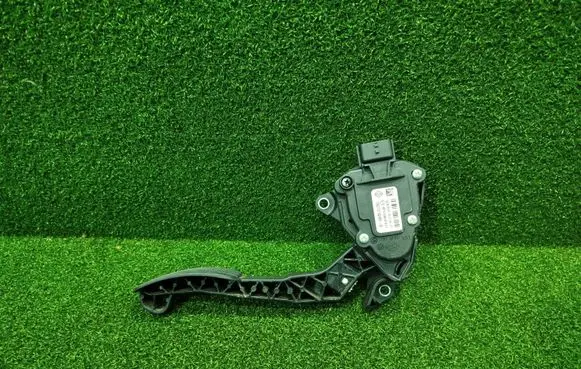 Renault Master III Accelerator throttle pedal 180101626R 6PV00997801 19052019