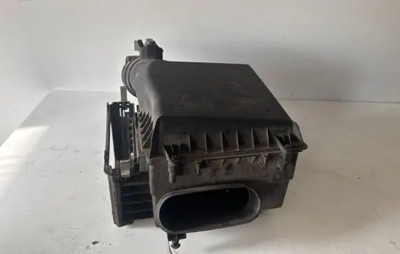 Mercedes-Benz B W246 W242 Air filter box A6450900001 12264E