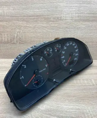 Audi A4 S4 B5 8D Speedometer (instrument cluster) 88311225 110008835