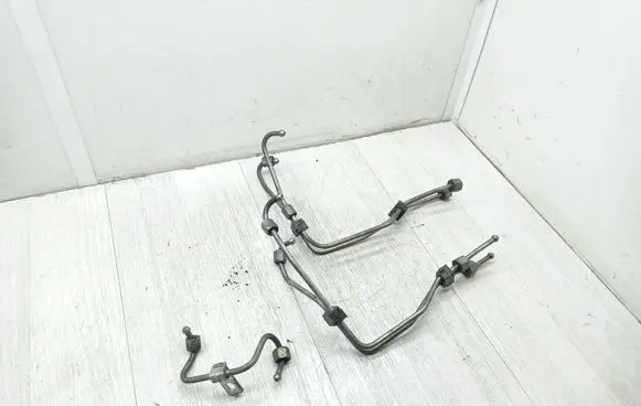 Peugeot 3008 I Fuel injector supply line/pipe 