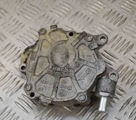 Volkswagen PASSAT B7 Vacuum pump 03L145100