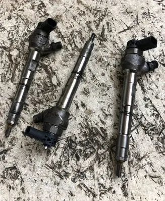 Audi A4 S4 B9 Fuel injector 04l130277