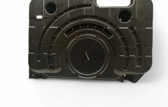 Maserati Levante Subwoofer speaker 670100017