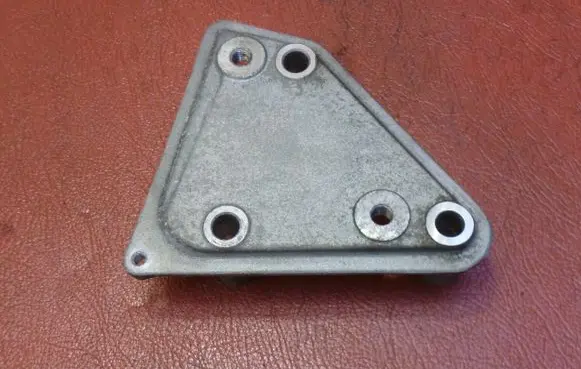 Opel Zafira B Engine mounting bracket