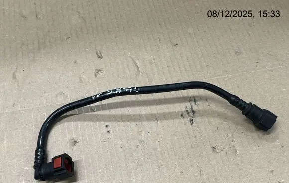 Nissan Juke I F15 Fuel line pipe