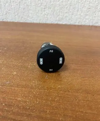 Land Rover Discovery 5 USB socket connector FK72-19010-AB 691