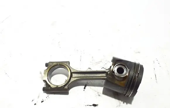 Volvo XC90 Piston with connecting rod 30731511