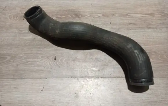 Volvo V70 Intercooler hose/pipe