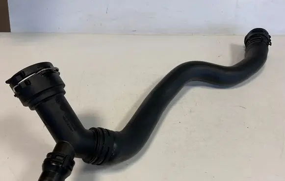 Audi A4 S4 B9 Engine coolant pipe/hose 8W0122101B