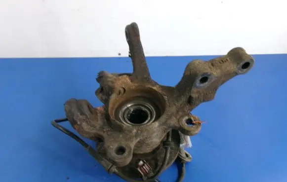 Nissan Almera Tino Front wheel hub spindle knuckle