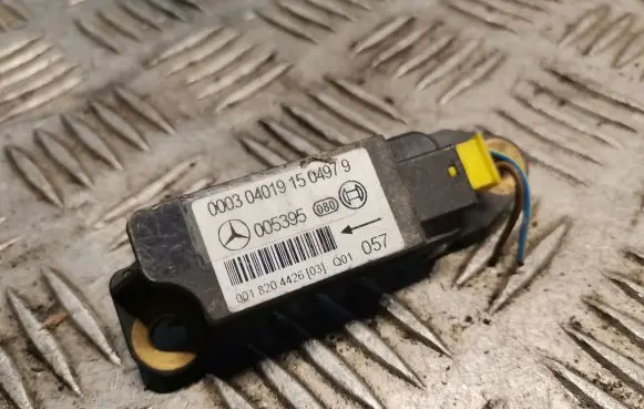 Mercedes-Benz C W203 Airbag deployment crash/impact sensor 0018204426