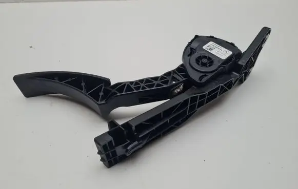 Mercedes-Benz ML W166 Accelerator throttle pedal A1663000004