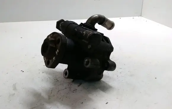 Volkswagen Golf IV Power steering pump 1J0422154A