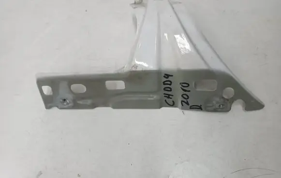 Volkswagen Caddy Fender mounting bracket 1T0810334A