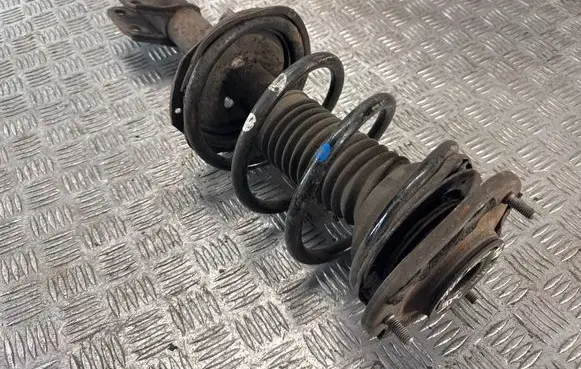 Toyota Avensis T250 Front shock absorber/damper