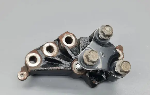 Honda CR-V Engine mounting bracket QE100SWYA