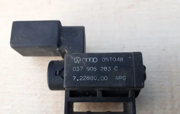 Audi A6 S6 C6 4F Turbo solenoid valve 037906283C