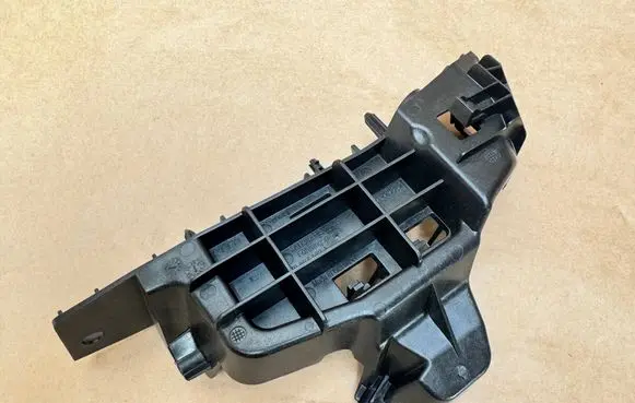 Audi A3 8Y Fender mounting bracket 8Y0807183A