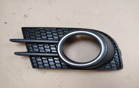 Volkswagen Tiguan Front fog light trim/grill 5N0853666H