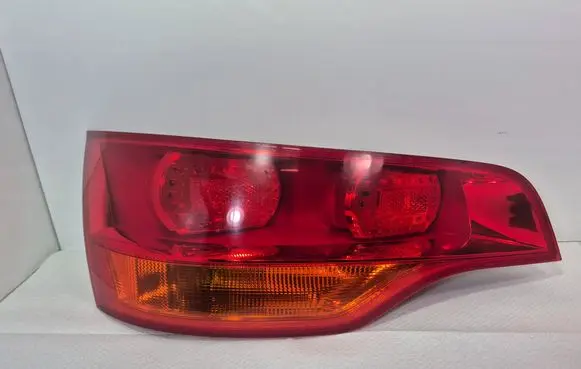 Audi Q7 4L Tailgate rear/tail lights 4L0945093 160306B
