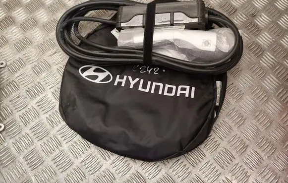 Hyundai IONIQ 6 Electric car charging cable 91996GI050