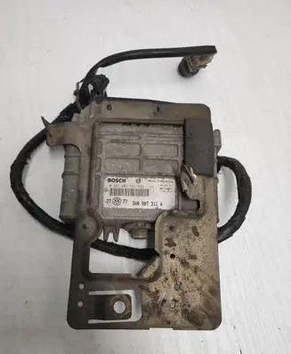 Volkswagen Golf III Engine control unit/module 3A0907311A 0261203591