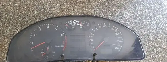 Audi A6 S6 C5 4B Speedometer (instrument cluster) 8D0919861H