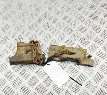 Isuzu D-Max Spare wheel mounting bracket 