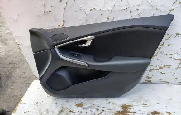 Volvo V40 Front door card panel trim 