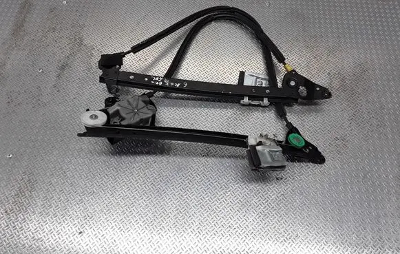 Rear door manual window regulator