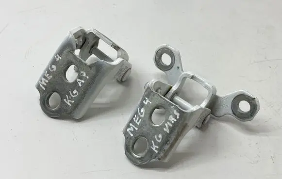 Rear door hinge set