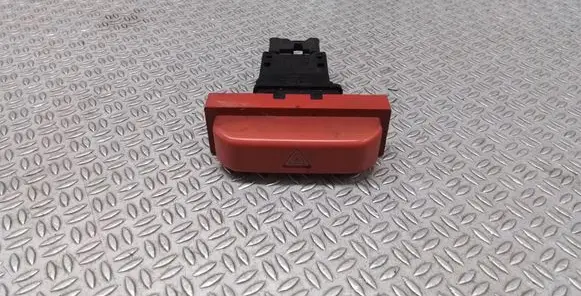Nissan X-Trail T30 Hazard light switch