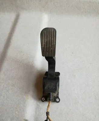 Mercedes-Benz Sprinter W906 Accelerator throttle pedal A9063000404