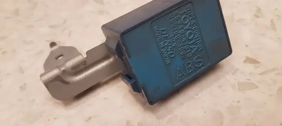 Toyota Prius (XW20) Window wiper relay 8594047010 0521003082