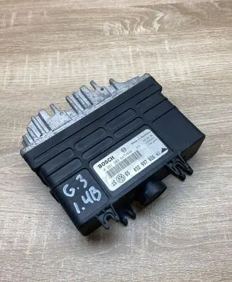 Volkswagen Golf III Engine control unit/module ECU 032997026AX 0261203647