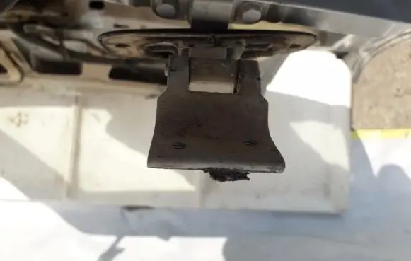 Volkswagen PASSAT B4 Tailgate/trunk/boot hinge