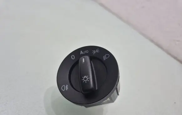 Volkswagen Touran I Light switch 1K0941431BK