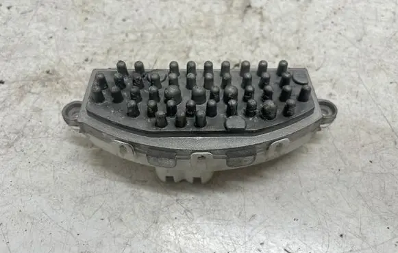 BMW 1 F20 F21 Heater blower fan relay 9276112