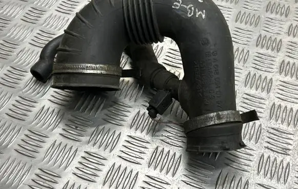 Mercedes-Benz E W211 Intercooler pipe mounting bracket A6480940197 8511883 LSA68104