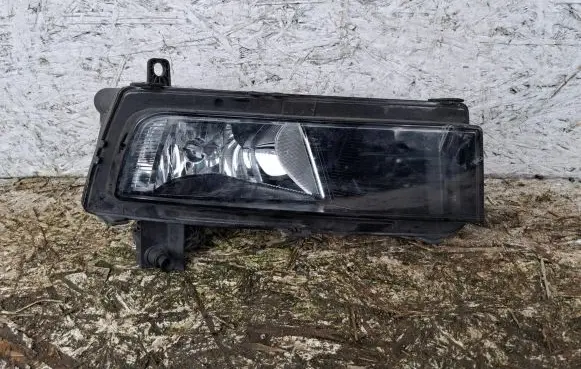 Volkswagen Touran III Front fog light 5TA941662A 10461040000